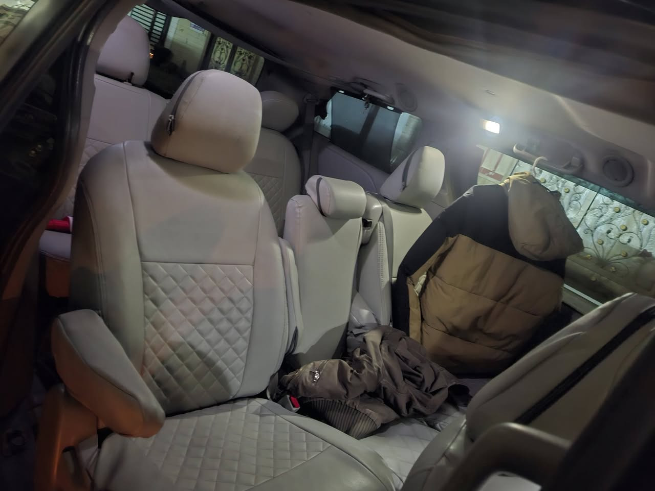 موصفات فول  1\1 2018
لون  نيلي 
رقم  شمال  جديد
كير ومحرك  شرط  محرك  مفتوح 
ابواب  كهرباء  
8 نفرات
تبريد  تدفئه بشرط 
تايرات  جدد 
صدر جديد
تحويل بشرط  
صبغ ٥  قطع  وشبر بل  جاملغ وفيها شاصي    فيها  شبر بارد  بل قبل السلايد  اتصال  واتس اب  غير متواجد  علا الفيس  بوك ***********
