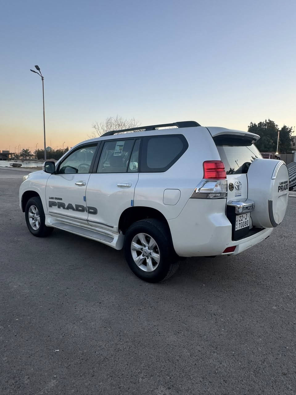 سلام عليكم           
موديل            2010  
برادو خليجي مكفوله من صبغ وفتح مواصفات بصمه سبير تعليك تحكمات كأمره مكينه 2400 سياره جديده اي نقص ما بيهه ماشيا (١٦٠) حقيقي 
سعر     ( ٢٢٠$). 
مكاني بغداد موبايل ***********
