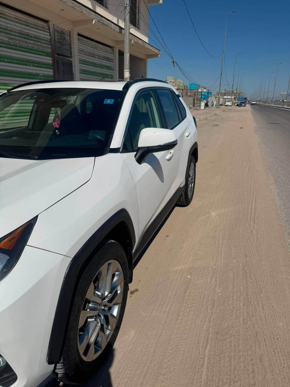 راف فور موديل ٢٠٢٠ بانزين مواصفات XLE
اللون: ابيض
وارد امريكي 

المواصفات:
بصمة تشغيل
فتحة سقف
جنطة كهرباء
كراسي كهرباء
قطعتين تبريد
٣أنظمة قيادة
مكينة وكير بلادي 

الضرر
بنيد مبدل 
ايرباك بردة 

السعر : 215 ورقة 

مكان السيارة  كربلاء
***********

