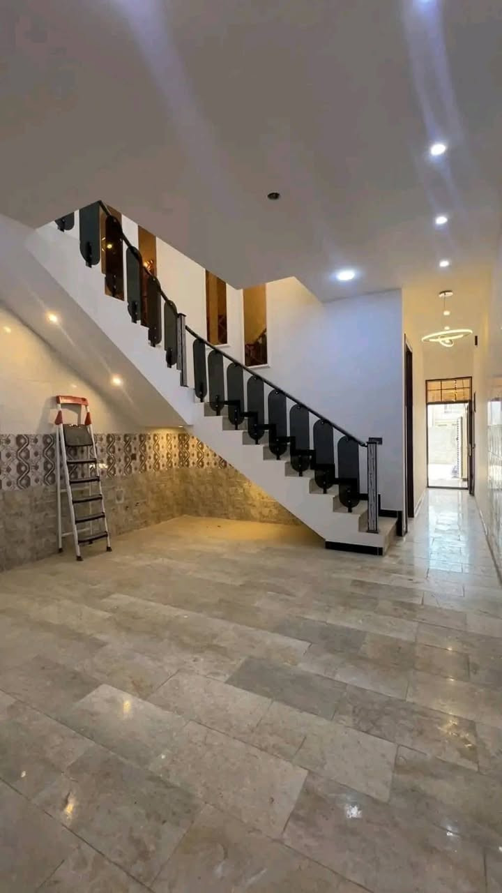 🏠 ابني بيت العمر وأنت مرتاح البال!
هل تبحث عن التميز، والمتانة، والالتزام بالمواعيد؟ نحن هنا لنحول مخططاتك إلى واقع ملموس بأعلى المواصفات الهندسية وبأيدي أمهر الحرفيين في العراق.
🛠️ خدماتنا تشمل:
بناء وتشييد الدور السكنية والمجمعات (من وضع الحجر الأساس وحتى تسليم المفتاح).
ترميم وتأهيل المنازل القديمة وبأحدث التصاميم.
إشراف هندسي مباشر ودقيق على كل مراحل العمل (حفر، صب، بناء، لبخ، وإنهاءات).
حساب كميات دقيق يضمن لك عدم الهدر بالمواد.
✨ لماذا تختارنا؟ لأننا نبني على الثقة، ونلتزم بالوقت، ونقدم لك أفضل الأسعار مع ضمان جودة المواد المستخدمة.
🛠️ شعارنا: دقة في التنفيذ.. وأمانة في العمل.
📞 للاستفسار وتفاصيل الأسعار، تواصل معنا عبر الرسائل واتساب أو الاتصال على الرقم: [‏‪***********‬‏]

(بناء هيكل)👇
• 100 م² طابق واحد: 11 مليون  
• 100 م² طابقين: 18 مليون  
• 150 م² طابق واحد: 15 مليون  
• 150 م² طابقين: 28 مليون  
• 200 م² طابق واحد: 23 مليون  
• 200 م² طابقين: 40 مليون  
• 250 م² طابق واحد: 33 مليون  
• 250 م² طابقين: 47 مليون  
• 300 م² طابق واحد: 43 مليون  
• 300 م² طابقين: 58 مليون  

خدماتنا:
• تنفيذ كامل من الصفر إلى التسليم  
• صب الأسس والسقوف حسب المواصفات    
• تمديدات كهرباء وصحية  
• تسليم كامل حسب الطلب  

مميزات العمل:
• دقة عالية بالتنفيذ  
• مواد مضمونة  
• التزام بالمواعيد  
• متابعة مستمرة مع الزبون  

 #مقاول
 #مقاولات_بناء

