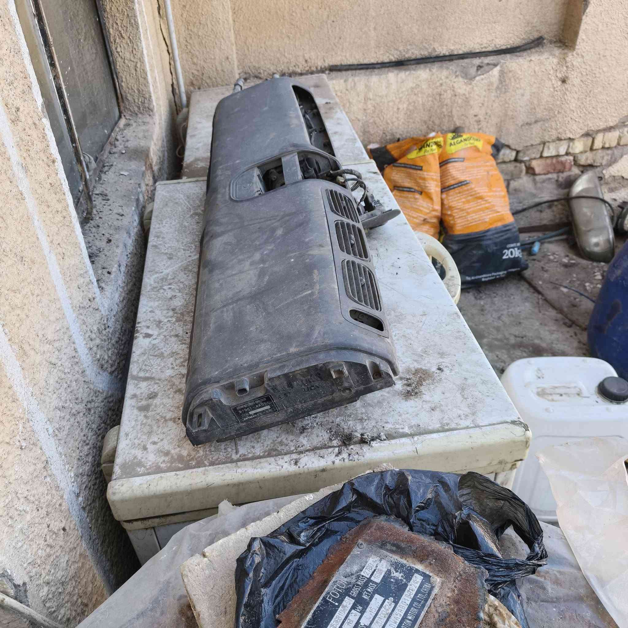 السلام عليكم شباب كلشي موجودللفتون تفصيخ اصطاب اكسلات طبلات شفتات هدروليك بيبان كيرات نجي مكانيك وكهربائي خابروتدلل ***********/***********
