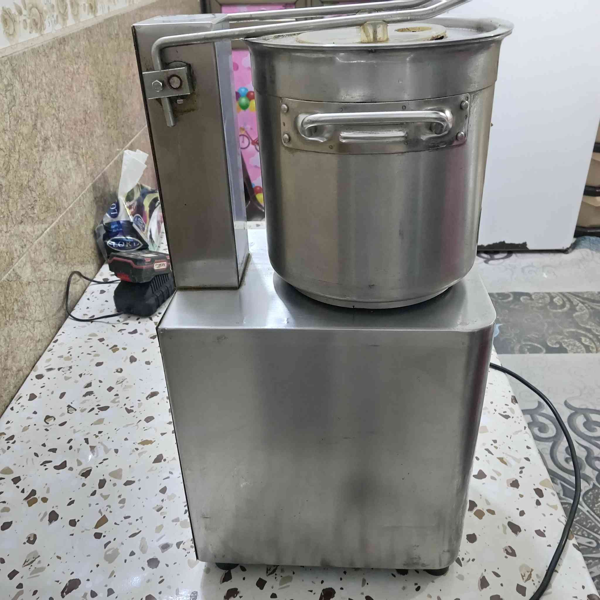 خلاط حمص النظافه 90 ٪السعر300
*********** بي واتساب
***********
