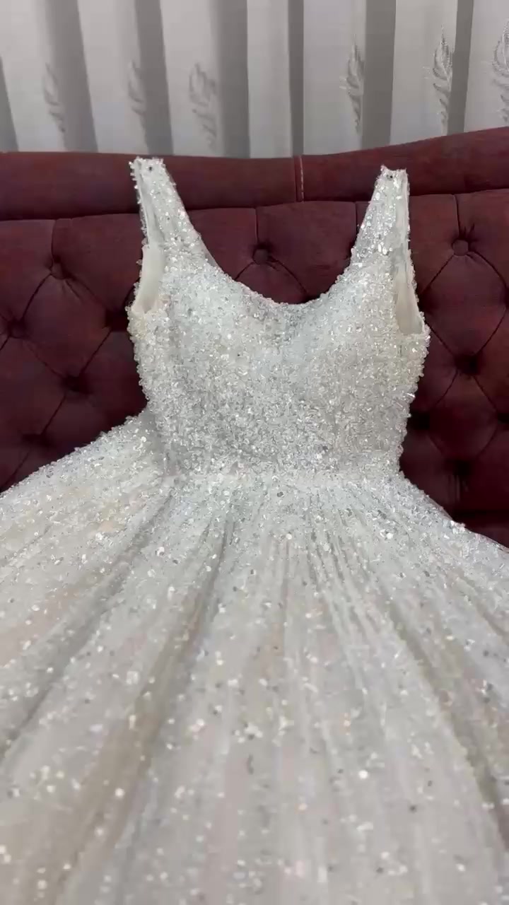 مرحبا ، بدله زفاف للبيع بتصميم فخم ، ترهم اغلب القياسات لان بيها مشد من الظهر ، غالبا قياس 38- 48 ،نظيفة جدا ملوبسه مره واحدة ، سعر 300 الف وبيها مجال ، متوفر توصيل


**إذا كنت صاحب هذا الإعلان وتريد حذفه لأي سبب، رجاءا أرسل رسالة إلى الدعم الفني**