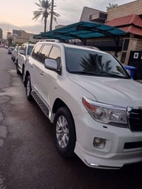 للبيع لاندكروز  ادوات بانزين ا موديل 2010 محدثة 2014 8 سلندر سيارة نظي...