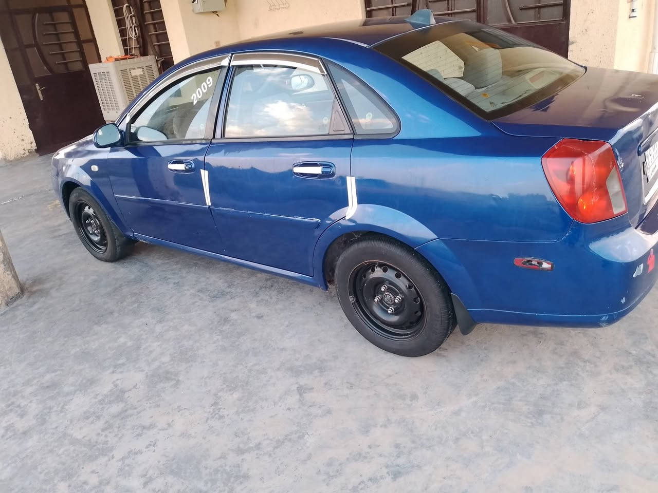 السلام وعليكم 
بيع مستعجل 

اوبترا فورنزا موديل 2007 مكينه 2000 كير جديد مكينه لا تنقيص ولا تبخير صدر جديد تخم تاير جديد منظومة تبريد تدفئه جديد السياره مصبوغه عام مكفوله من الكص والضربه القويه 

السياره بسمي رقم بغداد انكليزي تحويل ثاني يوم 

المكان / بغداد ابي غريب 

***********

السعر 58 وبيها مجال
