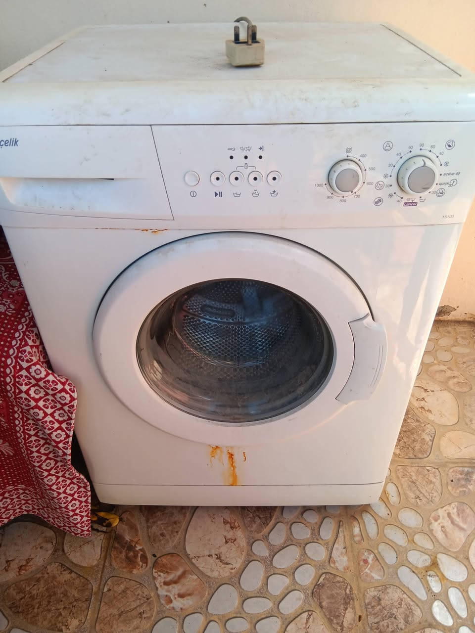 يوجد غساله + طباخ للبيع
غساله ١٠٠ وبيها مجال وطباخ ٥٠ وبي مجال مكان حمدانيه اتصل ***********
