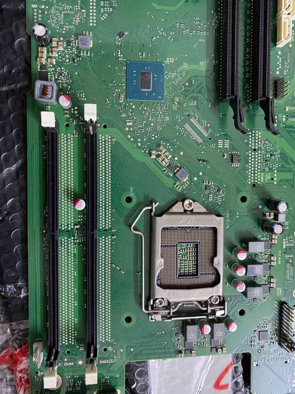 MSI PRO H610 
جديد غير مستخدم السعر ٦٥ الف مع التوصيل


**إذا كنت صاحب هذا الإعلان وتريد حذفه لأي سبب، رجاءا أرسل رسالة إلى الدعم الفني**