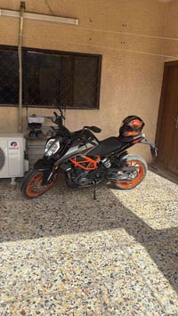 Ktm  دوك 390 مواصفات معروفه  ماشيه  3000  ضمان الشركه سنه  السعر 7 ملا...