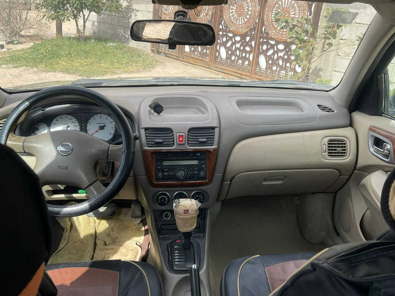 صني ياباني ٢٠١٢ مصبوغة صبغ عام باسمي رقم ذي قار موجودة بالبصرة السعر ٨٠ السيارة باسمي ***********
