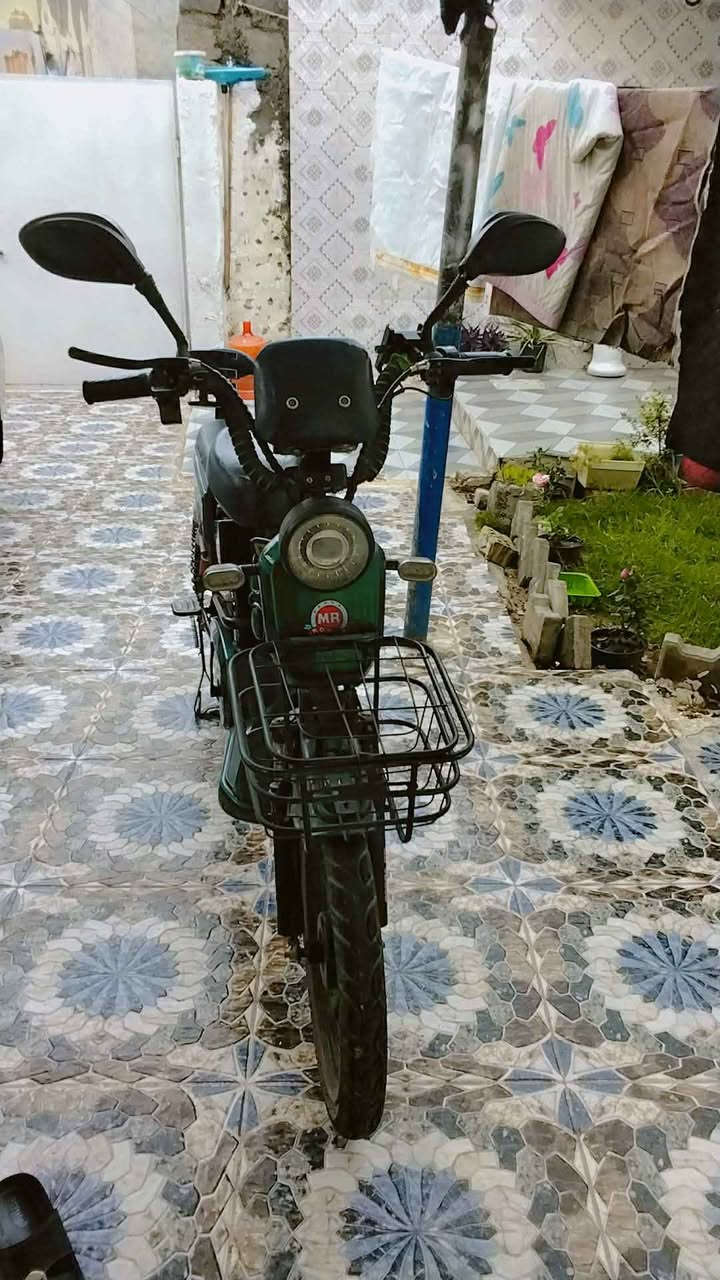 بيسكل شحن نضيف بطاريات جدد تايرات جدد السعر 300 اذا كنت مهتم بالشراء، يرجى التواصل مع البائع مباشرة عبر الرقم المذكور: *********** بعقوبة, ديالى
