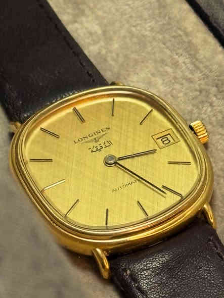 ساعة لونجينيز الدقيقة هي من الإصدارات النادره والمحدودة في أواخر الثمانينات وتتميز بماكنه خاصة ومينا مختلفه وشكل انيق لتكون ضمن مقتنياتك المخزنه .
.
.
ساعة : لونجنيز 

منشأ : سويسرا

حركة : أوتوماتيك بمكانه خاصه 994

قـطر : 33مم

مـينا : ذهبي مشطب مميز

معدن : مغلف ذهب 10
.
.

يوجد خدمة توصيل لجميع المحافظات العراقية 

واتساب ***********

بعض الساعت ليست لمعرفة الوقت فقط.
