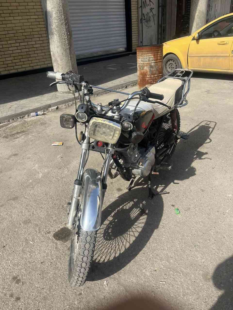 السلام عليكم سافان مديل 2023محرك اصبانه ما محطوط عليه ما مامفتوح ابد  دراجه تخبل بيها نقوصات بصيطه كلش نقصها بس باتري محرك كفاله عامه السعر 350وبيها مجال مكاني بغداد البياع الشراي يتصل ***********
