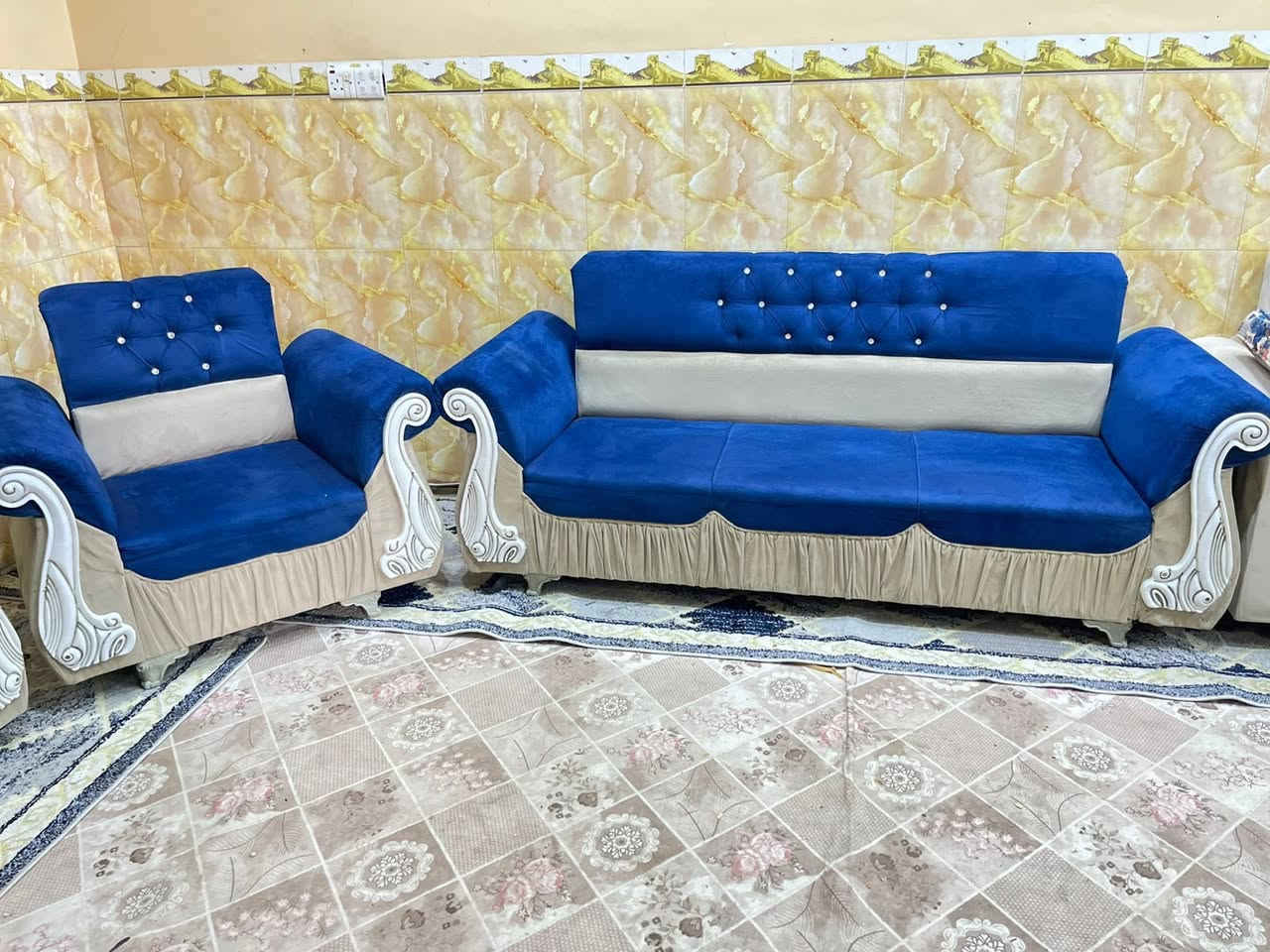 تخم 10مقاعد للبيع نضيف اخو الجديد 
السعر 250وبي مجال 
العنوان كربلاء سيف سعد 
للأستفسار ***********
