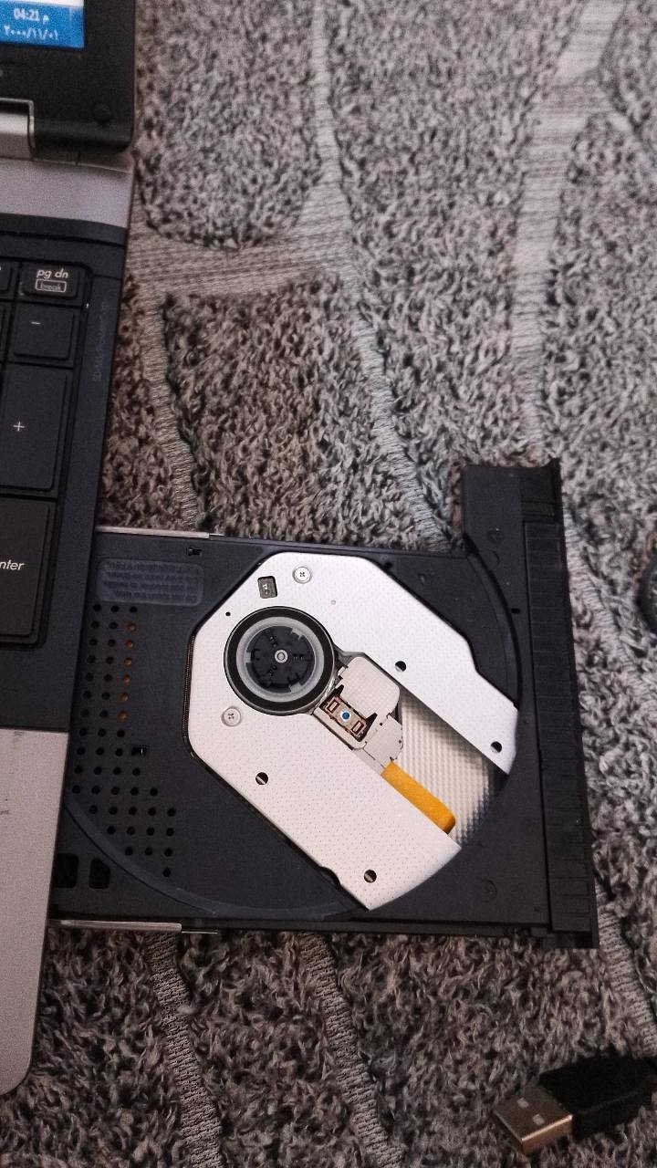 سلام عليكم
عندي هذا الابتوب HP شاهد الله كلش نضيف ذكراته128 الجهاز كامل ملحقاات جنطه شاحنه حتى ماوس يجي ويا السعر 110 وبيه مجال العنوان حي التراث *********** هذا رقمي واتساب فقط رصيد ماكو
