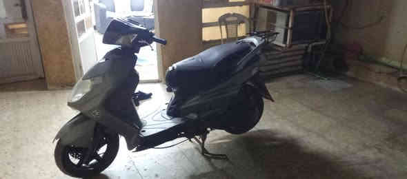 السلام عليكم دراجة سكنس فحل الدراجة نضيفة كلش الله شاهد السعر 550وبيه مجال بصيط مكاني الشعب حي البساتين الرقم ***********.                                         الواتساب/***********
