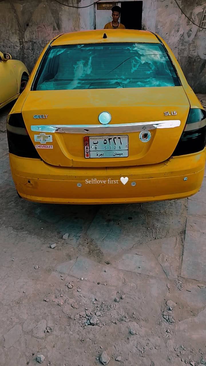 جيلي موبل 2013
#سياره نضافتها 80 /100
#حداديه جديده 
#كهربائيات 
#لايتات زنون 
#مكينه ديهاستو  اتو ماتيك 
#تخم تير. جديد
#سنويه لغايه 2025 
#خط وبحث مصفره 
#مكانها الديوانيه /📞***********
#السعر 28 بيها مجال حك جيه فقط
