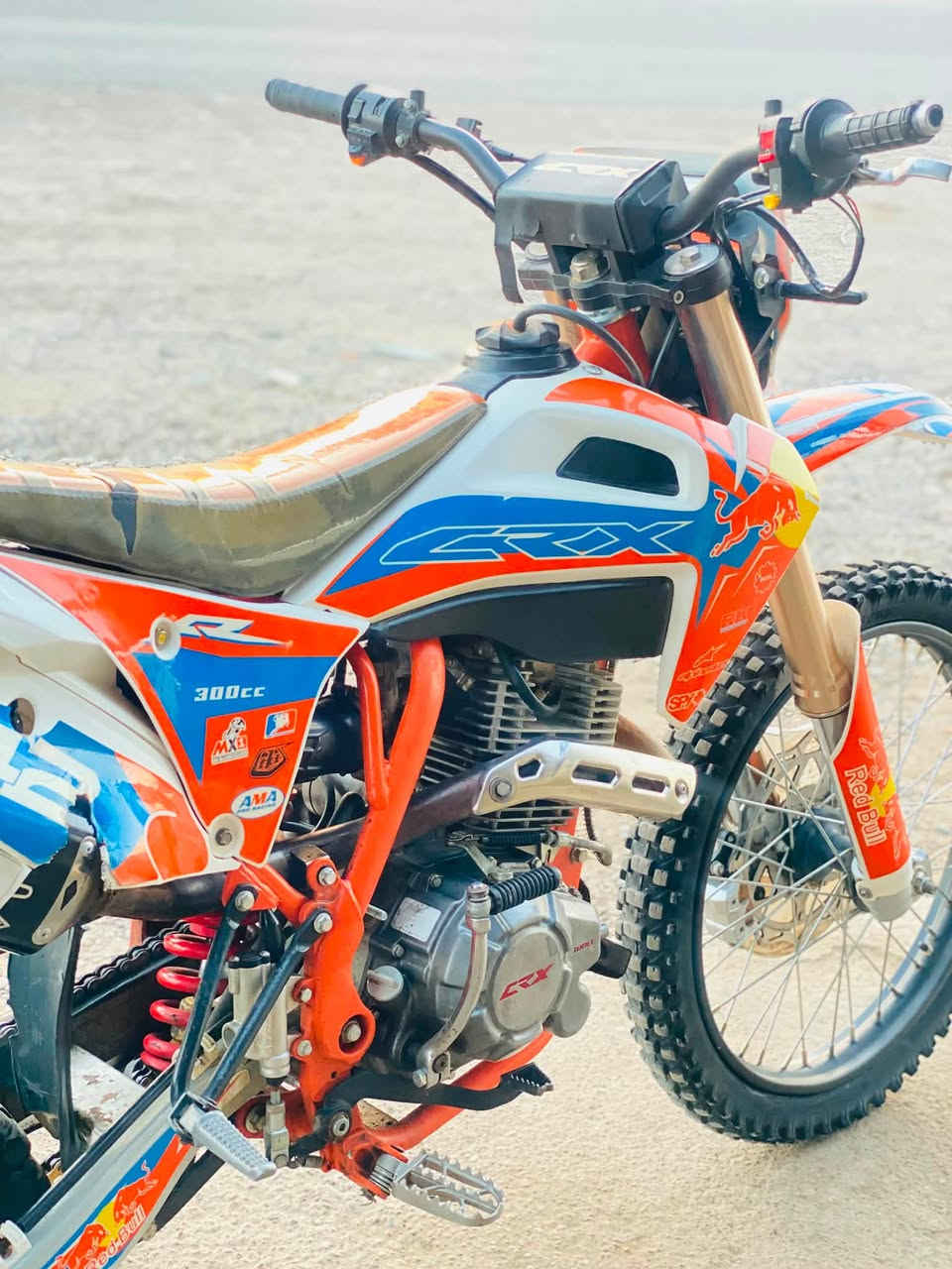 السلام عليكم مكلف بل نشر
موطور CRX موديل 2025 شلعه ومعدل نار شرط طياره ارضيه محرك 300cc للتواصل الاتصال ***********
