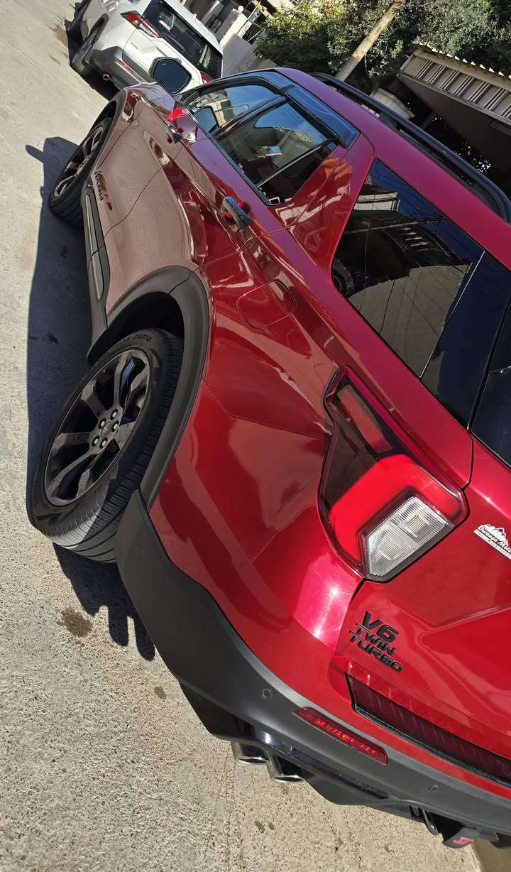 𝐅𝐎𝐑𝐃 𝐄𝐗𝐏𝐋𝐎𝐑𝐄𝐑- ST.  2023                       

فورد اكسبلور موديل : 2023 فئة ST  اعلى فئه بلفورد

اللون : احمر المرغوب مو الاحمر الصارغ

السعر/ 35 $ وبي مجال

عدد المقاعد : 7 راكب

حجم المحرك : 6 سلندر 3000 تون تيربو المحرك الوحش 

كير : 10 نمر

السياره ماشيه : 45km 

ملاحظة السيارة : فــقط دعاميه اماميه وشباج  ايرباك استيرن فقط وركبه 

الـمـواصفات :

مقعد السائق خزن ثلاث وضعيات

كيــــج الكــــترونــــي
بصمة ابواب
بصمة تشغيل
شاشة دشبول ديجيتال
كــــاميــــرا 
كير ماوس 
هاند بريك بصمة
اوتو هولد : 𝐀𝐔𝐓𝐎 𝐇𝐎𝐋𝐃
اوتو ستارات : 𝐀𝐔𝐓𝐎 𝐒𝐓𝐀𝐑𝐃
اوتو ستوب : 𝐀𝐔𝐓𝐎 𝐒𝐓𝐎𝐏
رادار امامي (تحديد مسار)
رادار جانبي  (نقاط عمياء)
رادار خلفي (التحذير من الاصطدام)
نظام فرامل الاصطدام امامي وخلفي
حساسات امامي 
حساسات جانبي
حساسات خلف
نظام : 𝐓𝐎𝐖/𝐇𝐀𝐔𝐋
نظام : 𝐒𝐏𝐎𝐑𝐓
نظام : 𝐄𝐂𝐎
نظام : 𝐍𝐎𝐑𝐌𝐀𝐋
نظام : 𝐒𝐋𝐈𝐏𝐏𝐄𝐑𝐘
نظام : 𝐓𝐑𝐀𝐈𝐋 
نظام  : 𝐃𝐄𝐄𝐏 𝐒𝐍𝐎𝐖/𝐒𝐀𝐍𝐃
تبريد لمس
تبريد مركزي
تحكمات استيرن
استيرن تدفئه و تبريد
شفتات بلاستيرن
 بانورما طكتين 
كشنات : 𝐕𝐢𝐩
كشنات كهربائي 
كشنات تدفئه و تبريد
الكشن الخلفي تدفئه
بردات خلفيه 
صندوق شفط كهربائي 
لايتات 𝐋𝐄𝐃 ليد عدسة زينون
بلوجكترات 𝐋𝐄𝐃 ليد بيلادي
بكلايتات 𝐋𝐄𝐃 ليد بيلادي
تشغيل عن بعد
قياده ذاتيه

سياره جديده كلش وال ST غني عن التعريف

تفاصيل اكثر الاتصال على ارقام التالية

𝐖𝐡𝐚𝐭𝐬𝐀𝐩𝐩-𝐕𝐢𝐛𝐢𝐫

***********
عنوان📍بغداد
