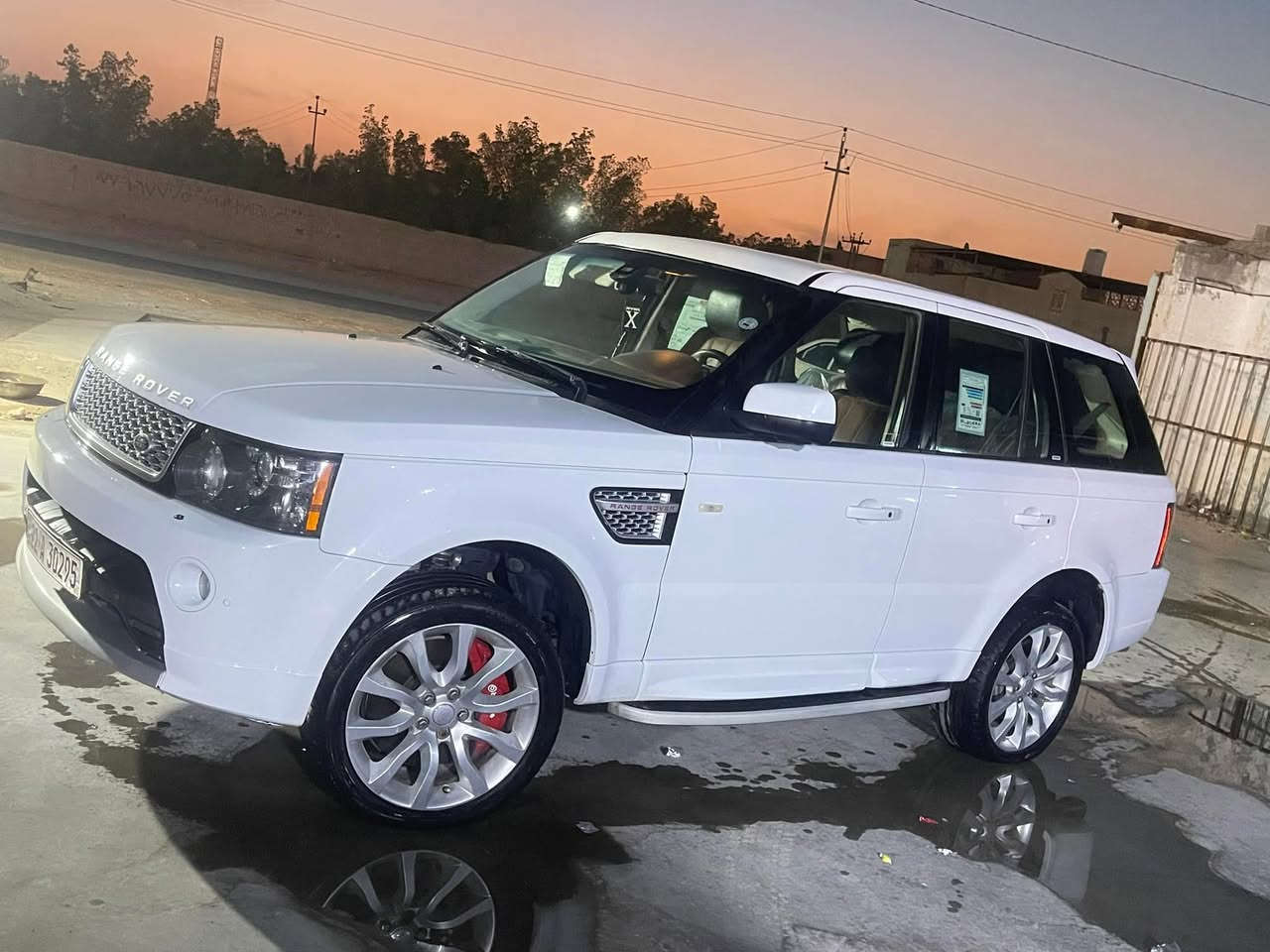 السلام عليكم
   Range Rover Sport 2012 HSE
وكالة Sardar
.  رانج روفر سبورت 
. خليجي 
. وكاله  
.2012
. 170km 
. V8 5.0   HSE 
. سوبر  
.  كير. محرك. صدر. جكات  كفاله 
. فول مواصفات معروفه مالت الرانج2012
. بدون حادث  (كفالة عامة شرط) 
السيارة استخدام كلش خفيف . نضيفة  
. العده والعدد والاسعافات كلا بلادي سبير بلادي 
. الكتلوك معلومات السياره بلاديه

. عنواني بصرة 
***********   ترهم بيع او مراوس حسب…..
