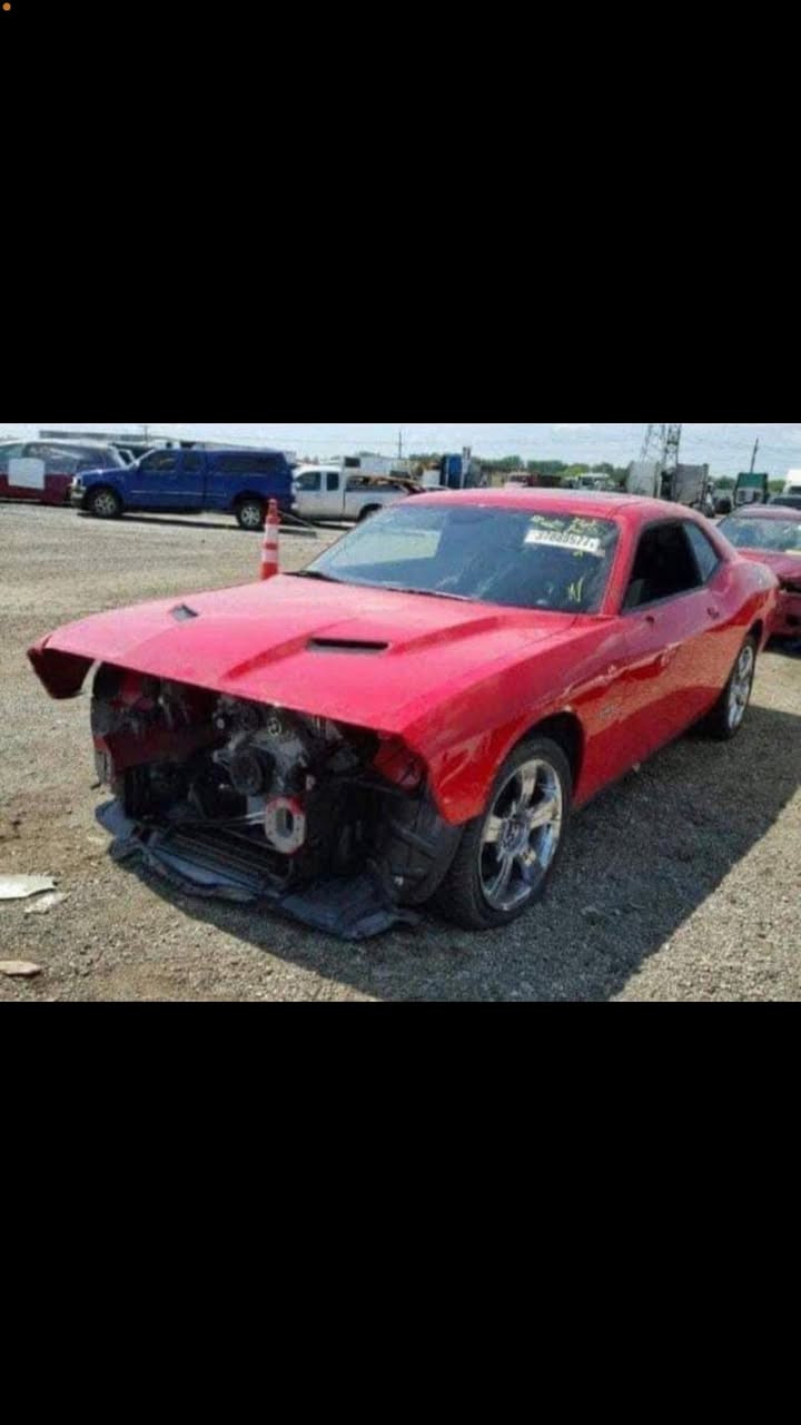 السلام عليكم
دوج جالنجر 5700 

الموديل 16 

الرقم بغداد تريد وكاله تريد تحويل سنويه ل29 

ماشيه 141 كيلو

المواصفات: 

فتحه سقف 

نقاط عمياء 

حساسات خلفيه 

كشنات جلد 

شاشه جبيره 

ويل نجمه 

عليها دبات سوت موبر 

لدات متغير الالون ع مبايل 

السياره بيها هواي شغلات 

رايد مراوس بجارجر محرك 3600 ونتفق كون بيه فتحه 

شعدك راسلني خاص 

ملاحضه السياره مابيها حادث وبالعراق بيها قطعه ونص صبغ جاملغ. الامامي السايق وعكس السايق نص منه منشورات الصور قبل الصبغ 
***********
