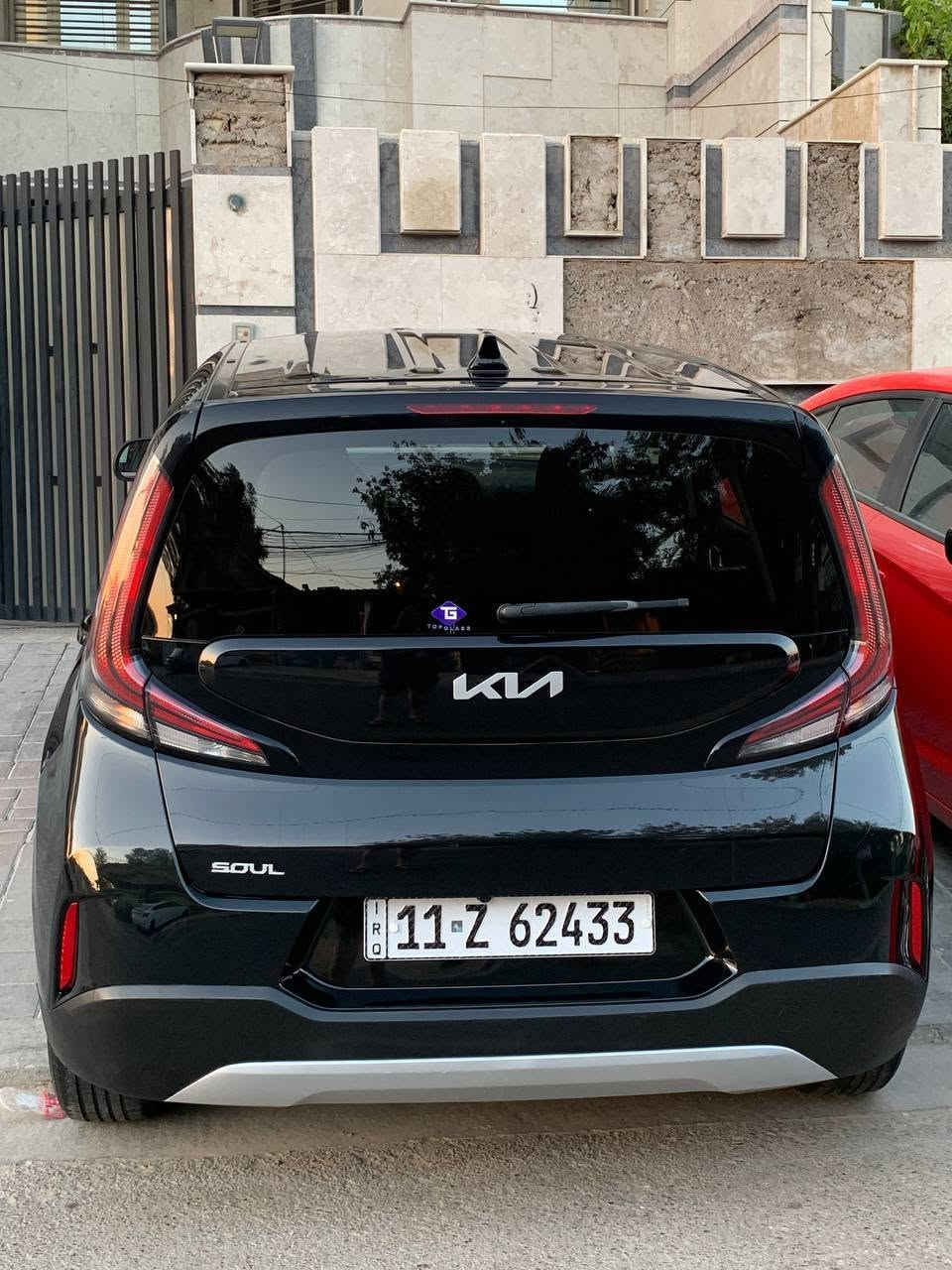السلام عليكم 🌟
للبيع 🚗 كيا سول 2023 نص فول 
📍 وارد أمريكا
💨 محرك 2000
📊 ماشية 70 ميل 

🔧 مواصفات السيارة:
✅ رادار جانبي + خلفي
✅ مانع تصادم
✅ تحديد مسار
✅ توقف ذاتي
✅ سياقة ذاتية
✅ نظام النقطة العمياء
✅ شاشة تدعم Apple CarPlay
✅ شاحن وايرلس
✅ Auto Hold

⚠️ ملاحظات:
• حادث على الباب والجاملغ
• الايرباك (البردة) طاق أثناء الحادث + بارد اصبعين بالجاملغ الايمن 
• كلشي واضح بالصور  
• ⁠السيارة جاهزة وماتحتاج شي

📄 رقم بغداد الجديد باسمي
💰 السعر المطلوب: 145$ وبيها مجال بسيط

📞 للاستفسار: *********** خط + واتساب
📸 الصور مرفقة ويا المنشور
📍 العنوان : البنوك شارع المشاتل
