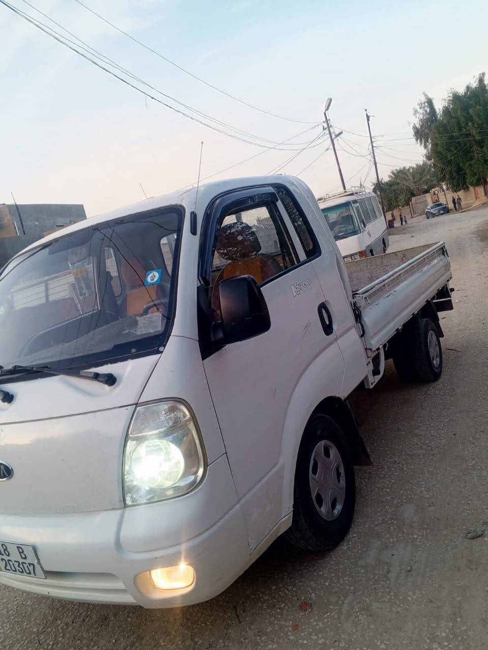 السلام عليكم كيه 2012 كفاله عامه سياره جاهزه مكينه كير حداديه جديده تبريد تدفه سياره جاهزه مكان السياره الحله مداور ثاني يوم السعر 90 وبيه مجال رقم ***********
