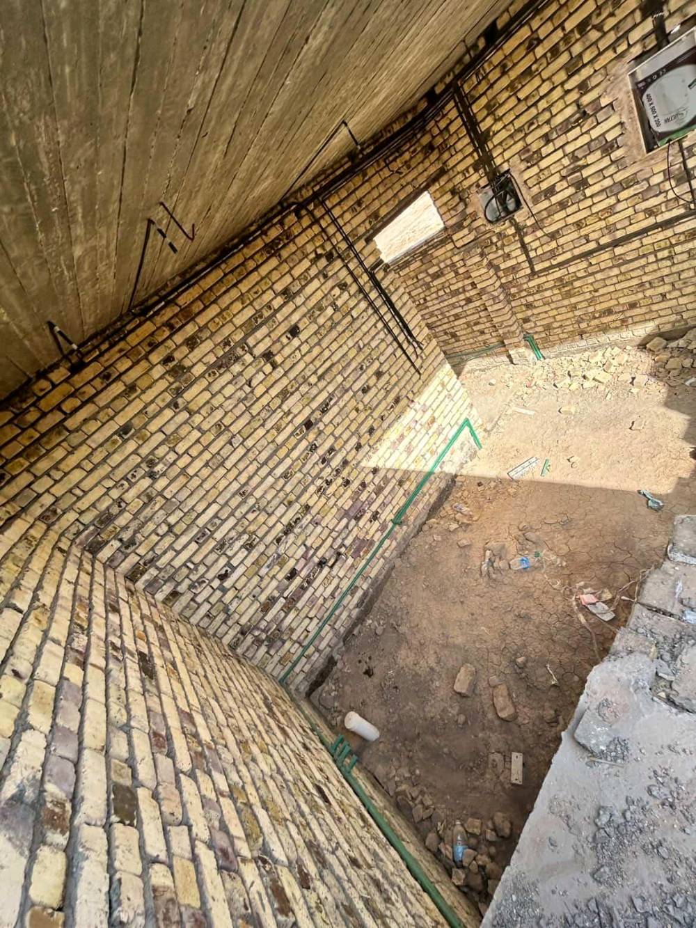 بيت للبيع كامل ماء ومجاري وكهرباء صب كونكريت عنوان الديوانية حي الجامعة نقص لبخ وسيراميك سند 25.
*********** وتساب موجود السعر 45 مليون مجال قليل