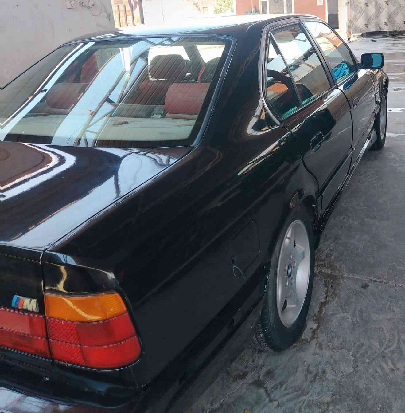 للبيع
بي ام 535
رقم بغداد دولي 
مكينه وكير حاويه قبل سبوع شادهن
تبريد شغال
تخم تاير جديد
نقص صدر امامي و بطيخة وسطيه
والباقي جاهزه 
سياره جديده وحلوه
مكاني ديوانيه 
السعر 55 وبيه مجال
للاستفسار 
***********
***********
