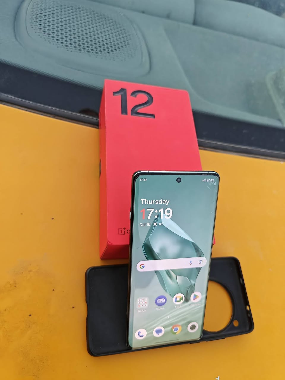 (OnePlus 12):
OnePlus 12 للبيع
​الرام: 16 جيجابايت
​الذاكرة الداخلية: 512 جيجابايت
​نسبة البطارية: 98%
​الحالة: نظيف جداً بحالة الزيرو (كالجديد)
​السعر: 600 ألف دينار (مع مجال بسيط للتفاوض)
​رقم الهاتف: ***********
