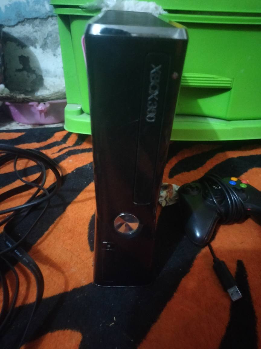 السلام عليكم بلاي للبيع اكس بوكس 360 جديد ب 150 لعبه ) سعر 100) مكان ناصريه مركز رقم الهاتف*********** ناصرية, ذي قار
