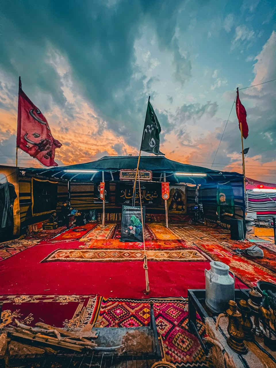 خيمه عربيه ٤في٨+تكيات حمر عدد ٢+طباخات ٧+نشره +فراش للبيع +ميوزه وجام خانات للبيع التواصل ع رقم ***********
