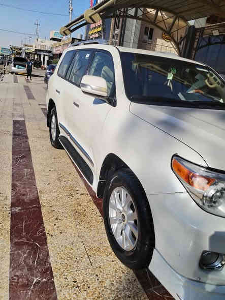 السلام عليكم

لاندكروز جكسارا  موديل 2013 بريم 
ماشيه 188
ضرر / لا يوجد / فقط (أربعة اصابع ) تعديل بارد بالجاملغ الخلفي
لون ابيض

رقم أربيل
محرك 6V شرط مع الكير   والسياره كله مكفوله 
بأسمي السياره  وكلش نضيفه مال بيت 

, السعر 380 ورقه وبيها مجال بسيط

مكاني / موصل الحمدانية

رقم الهاتف ***********
