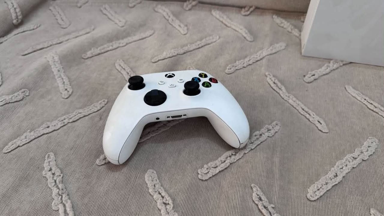اكسبوكس سيريس اس 
مستعمل قليل جدا 
نظافة فول مستلزمات كاملة


**إذا كنت صاحب هذا الإعلان وتريد حذفه لأي سبب، رجاءا أرسل رسالة إلى الدعم الفني**