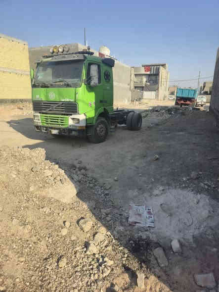 السلام عليكم اخوان فالفو للبيع  رقم بغداد مسجله صهريج موديل ٩٥ مكينه  كير اكسن جديد طولها ٤ وشويه العنوان بغداد ابو غريب السعر ٧٠ وبيها مجال ***********
