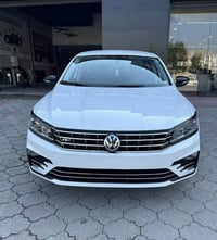 R-Line • كوشين جلد • ٢٠١٨