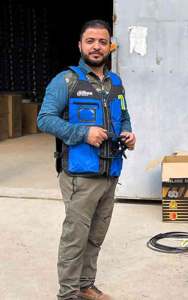 اعمالنا في مخازن الدورة
منظومة 8 كاميرات تجميع بأعلى المواصفات
مع خاصة الذكاء الاصطناعي 

خاصة الذكاء الاصطناعي هي:-
1️⃣ - تصوير اي شخص يصلك قرب المكان بصورة خاصة صوت 
     وصورة ولقطة فديو ١٠ ثواني .
2️⃣-ممكن تحديد الأشخاص المخولين من قبل النظام بعد 
       ادخال بيانات من قبل المستخدم.
3️⃣-تفعيل إرسال صور الأشخاص على الهاتف.
4️⃣- حفظ صورة آخر شخص كان بالموقع قبل فقدان او 
         سرقة جهاز وإرسالها على الهاتف

منظومة دهوادقة 5 ميكا فول كلر صوت وصورة 

📌المواصفات
🔺8 كاميرات دقة 5 ميكا فول كلر صوت وصورة دهوا اصلي
     دبل لد ( تصوير ليلي نهاري ملون حتى بدون انارة)

 🔻ديفيار 8 جنل دقة 5 ميكا نوع دهوا يشغل كل انواع 
      الكاميرات ويدعم تسجيل الصوت مع تصوير الوجوه 
     والتعرف عليها بالذكاء الاصطناعي 

🔻هارد 1تيرا اصلي .

🔺كيبل رولة 250م مسلح ونحاس ومقاوم كافة الظروف الجوية 

🔺جهاز يو بي اس نوع ليثيوم اصلي يشغل منظومة الكاميرات 
     مع منظومة الانترنت ٣ ساعات حقيقي ويعتبر جهاز حماية 
     ومنظم فولتية وتلغي كافة المحولات

🔻بوكسات عدد 8 خاصة بالكاميرات لحماية الفيش من 
     الرطوبة والعبث وتعطي شكل لائق للكاميرات

🔻فيش كامله خاصة بالكاميرات

🔺كيبل اج دي مسلح

🔻ممكن ربط المنظومة على الانترنت وتراقيب وانت باي 
     مكان بالعالم

🔺ضمان سنه حقيقي

🔴لمزيد من المعلومات مراسلتنا على الخاص او الاتصال على الرقم
***********
***********مهندس محمد
