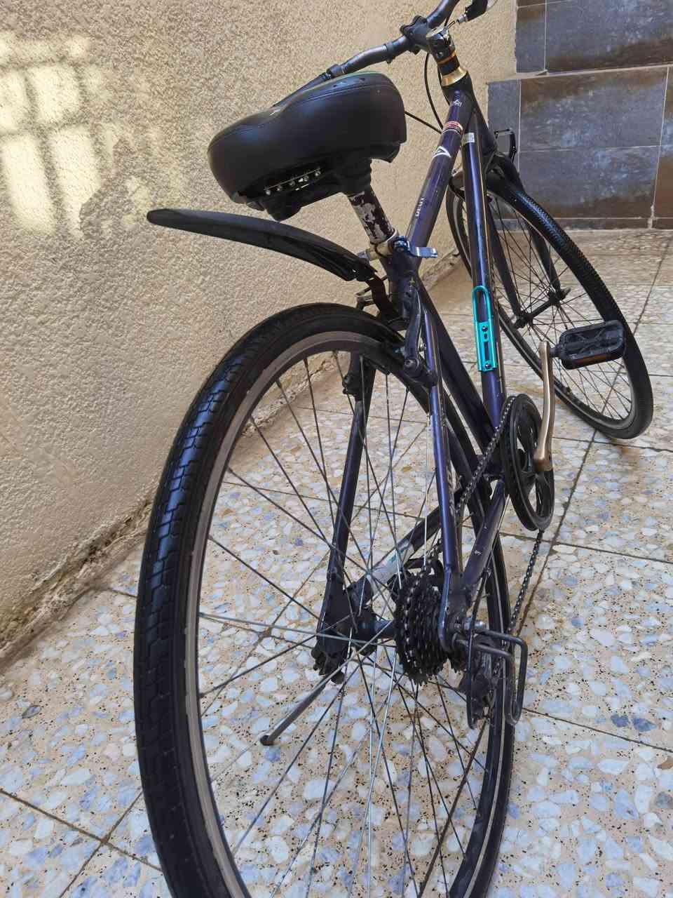 السلام عليكم
C700 حجم 27 گيورة شغالة بريك خلفي شغال والإمامي فقط يرادلة ضب البايسكل المنيوم اريدة ب50 قفل مستعجل ع بيعتة مكاني بغداد الحبيبية رقمي ***********
