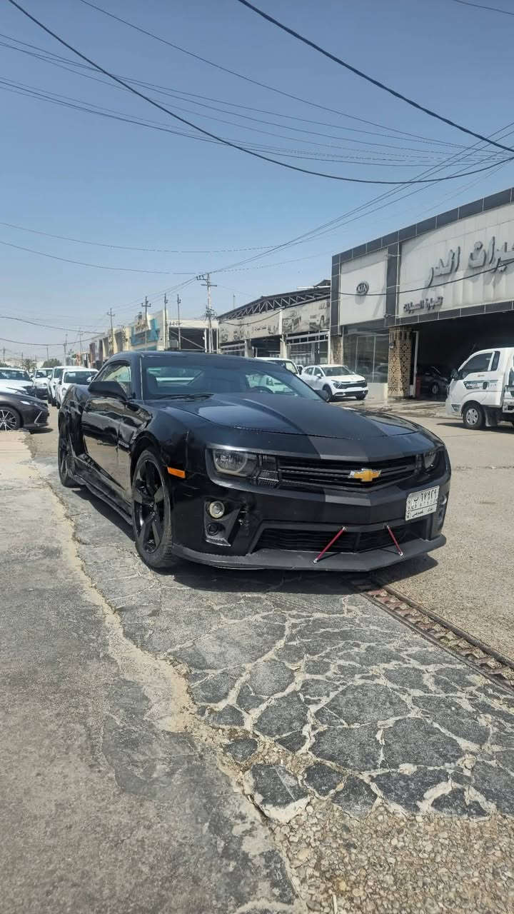 السلام عليكم
للبيع  كمارو 2010 فئه RS
محرك 3600 6v
رقم بغداد
السياره مفوله للاخير فول مواصفات 
المواصفات : 
حساسات خلفيه
الوياله تو سايز
كشنات جلد 
فتحه سقف
تحكم ستيرن شفتات 
كشنات كهرباء سائق وصدر 
كشنات تدفئه تبريد 
4 گيجات ب الحصان 
داتا شو عرض سرعه ومعلومات 
تشغيل عن بعد 
مثبت سرعه 
منضومه زينون كامله
تبريد ثلج 
تخم تاير جديد تويو
حادثها باب عكس السايق بامريكا وهنا طخات خفيفه مصبوغه حزام 

السياره مثل ما موجوده ب الصور وبعد احلى ما متعبها وايدي بيها كفاله كير ومكينه وتبريد

سعرها بلاش 75 
العنوان واسط قضاء الصويرة
موجود واتساب 
 ***********
