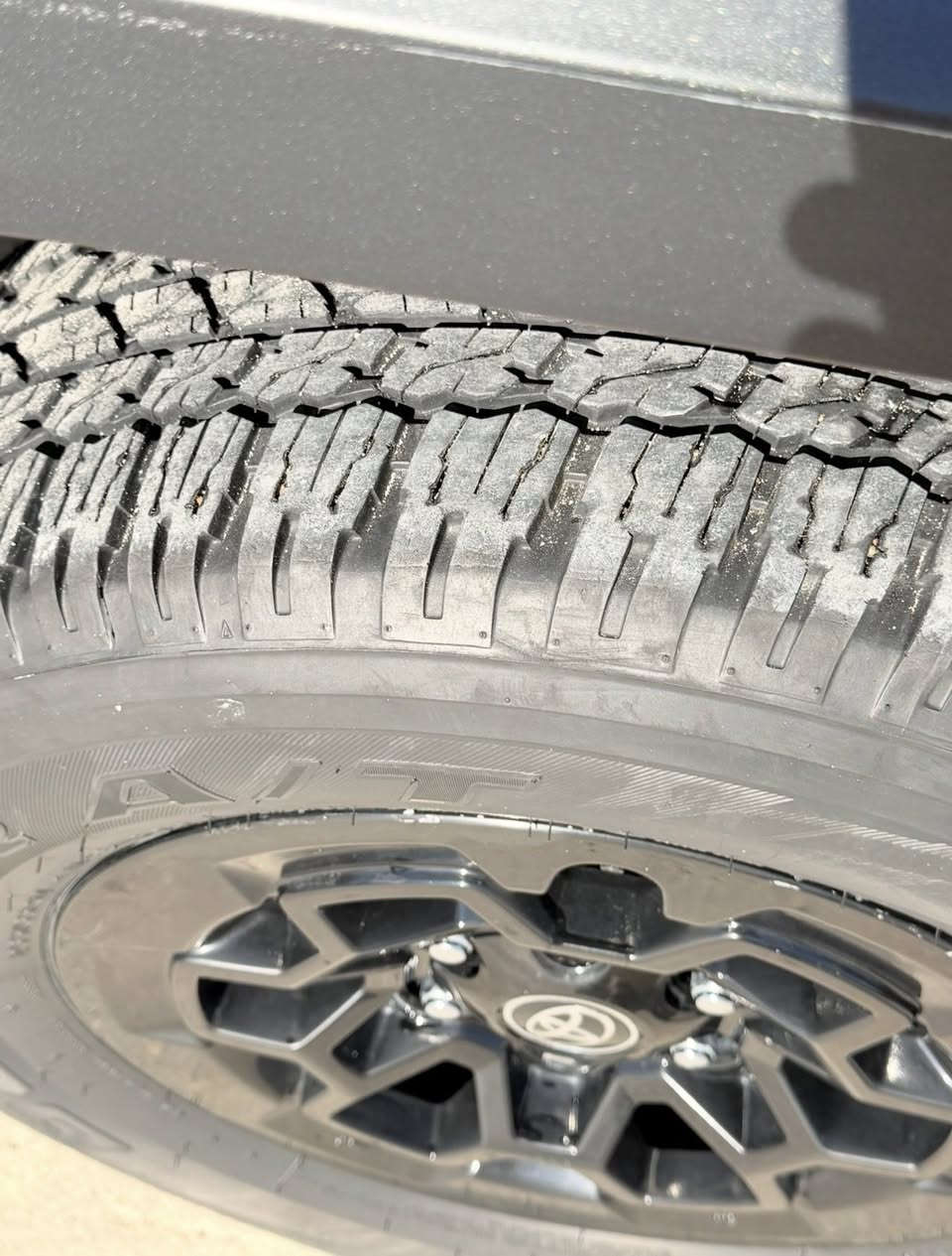 تويتا هايلوكس GR   2024   سعودي 
رقم اربيل 
منفاخ  ودبل سنتر لك.    للبيع 
زيرو ماشيه ( 11 ) الف 
كفالة  عامه 
استخدام شخصي 
جديد بحالة الوكالة  على وضع الشركة
مكينة V6
شفات ستيرن
كامرات 360
تحكمات كامله 
دخول ذكي
3 انضمه قيادة
كشن كهرباء 
كشنات جلد +  
سونر موجود بل منشور 
سعر 1
435 
للاستفسار. *********** مكان سياره كربلاء
