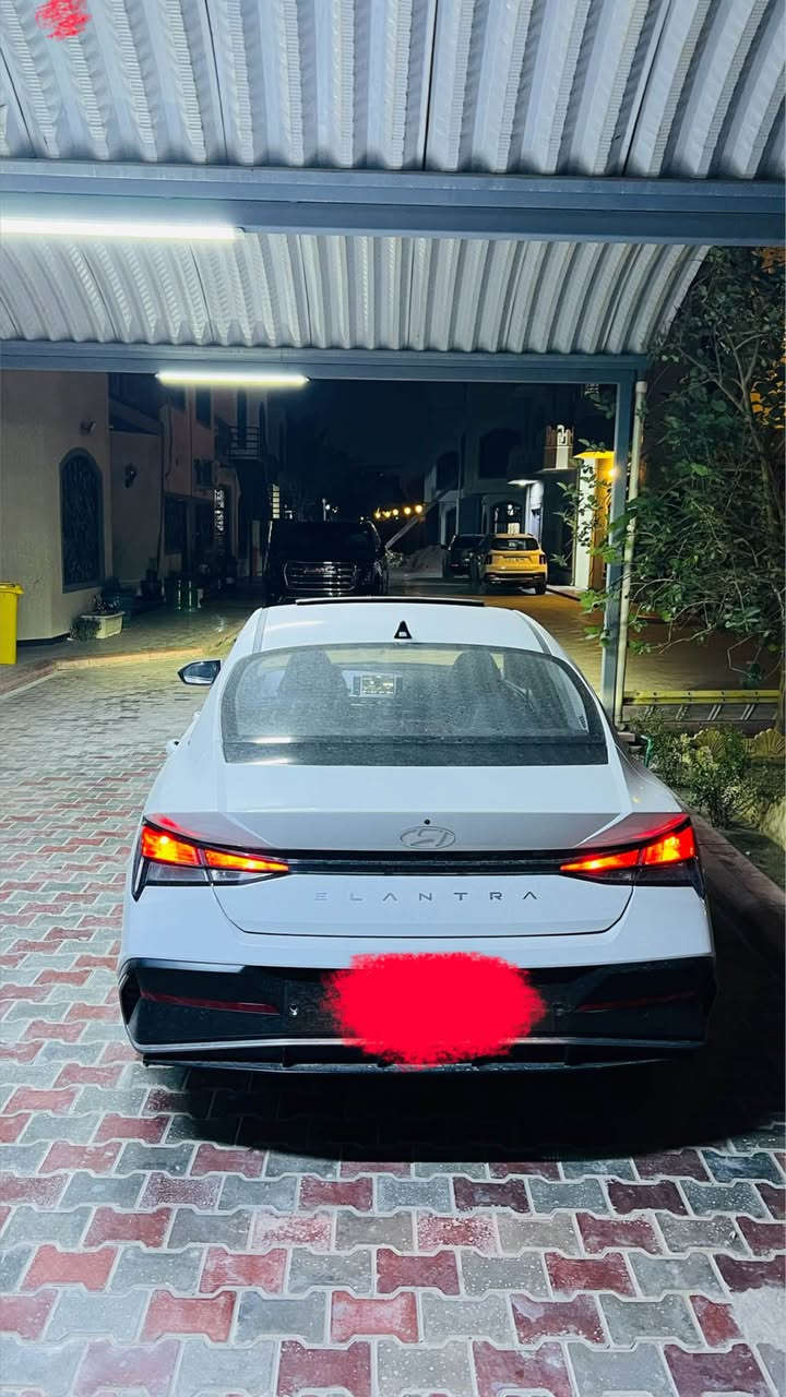 السلام عليكم

🚗 للبيع: هونداي إلنترا 2025 خليجي – تجميع صيني

الحاله: كفاله
ماشيه: 9km

📌 السيارة مسجلة رقم اربيل

💰 السعر: 154 وبيه مجال

📍 الموقع: البصره

📞 للتواصل: ***********

🔹 المواصفات:

• محرك 1500 سي سي – دبل نوزل

• فول المواصفات

• بصمة تشغيل

• فتحة سقف

• حساسات أمامية وخلفية

• كاميرا خلفية

• شاشة وسطية

• سايد بريك زر

• أوتو هولد

• لوحة ديجيتال Dashboard

• تبريد بطريقتين

• إضاءة LED نهارية

• مثبت سرعة (Cruise Control) البصرة, العراق
