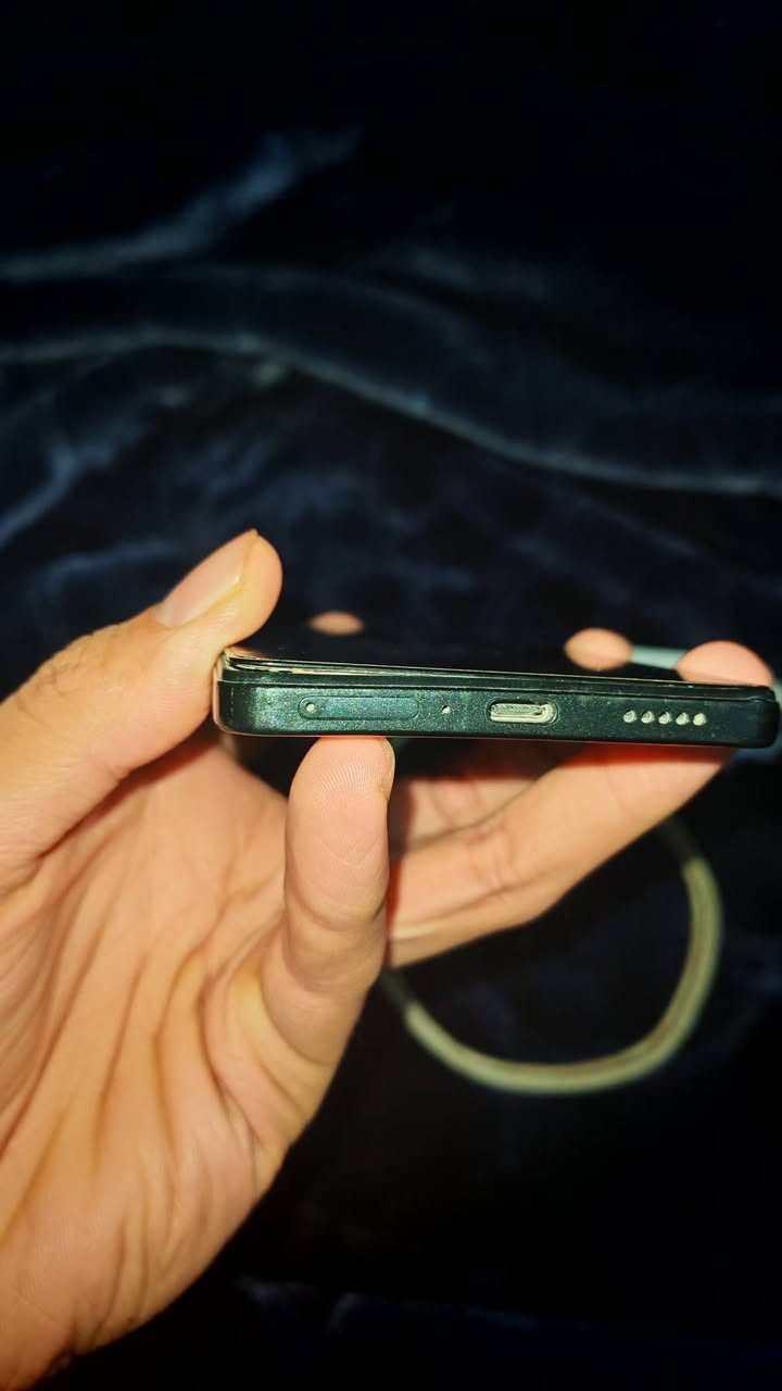 بوكو اكس 5 برو ذاكره 256 سعر 180 الف قفل مكان زعفرانيه شارع زوراء جهاز شغال مابي شي وتره بس شاشه طالعه ب20 الف يم اي ابو موبايلات تكدر تعدله فقط قطعه كلش مفوله والف عافيه للي يشتري رقمي وتساب ***********
