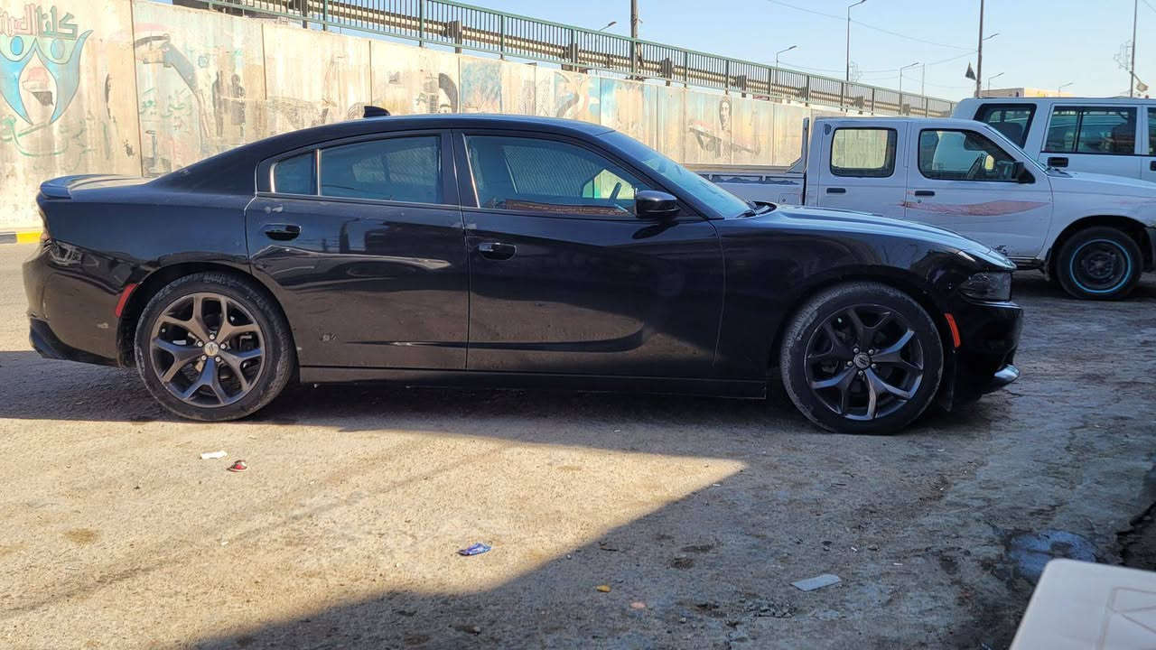 السلام عليكم دوج جارجر موديل 19 SXT PLUS
تو ويل 
محرك 3600 
بصمه 
رادار بلمري 
تشغيل عن بعد 
كراسي كهربائية 
حساسات خلفي كامره دواره 
السياره جديده ستعمال شخصي 
رقم بغداد نكليزي باسمي 
السعر 235 
مكان السياره بابل شارع 80
***********
***********
اخوان اني مكلف بل نشر
سياره كفاله عامه
