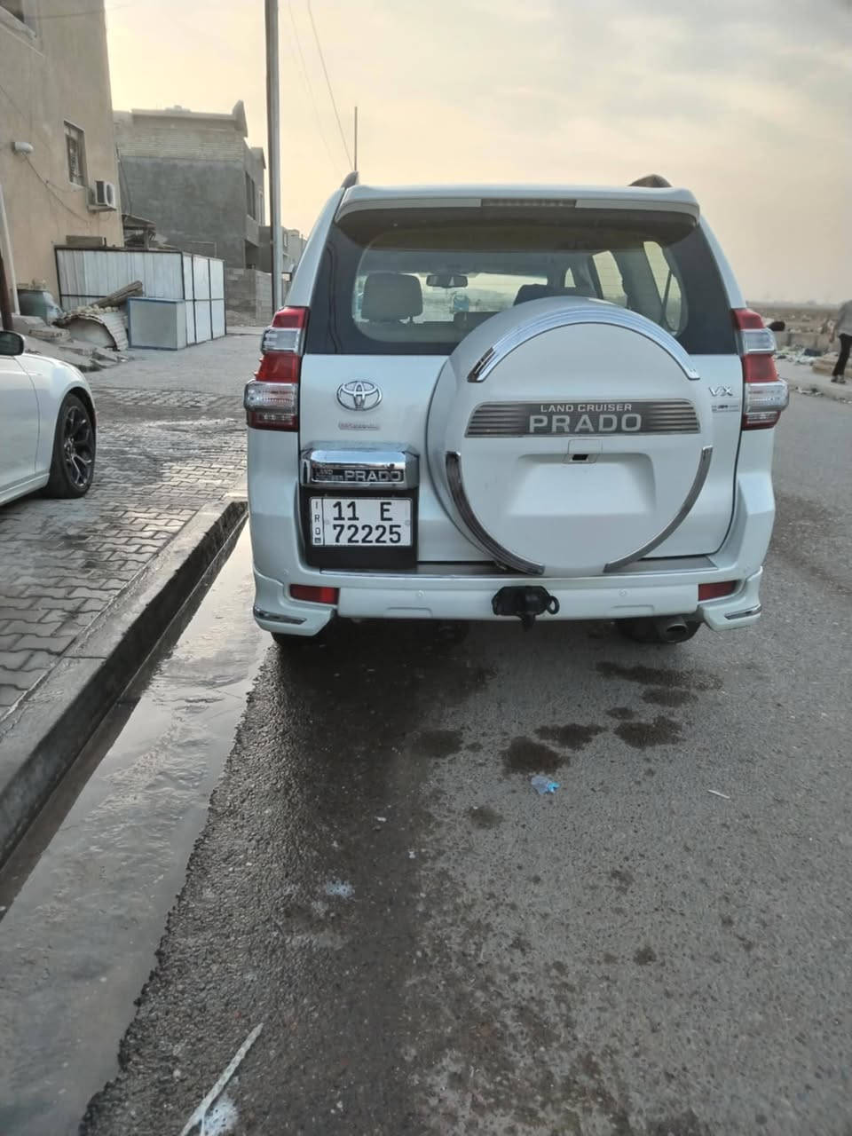 سلام عليكم برادو مديل  ٢٠١٥ نظيفه خير من الله مابيهه صبغ بيهه بارد عل كد شبر بل باب خلف سايق وسياره وسياره ماشيه ١٢٠ فول مواصفات vx ومعرف مواصفاتهه ميحتاج اذكر بعد ورقم بغداد وبسمي  وهاذه رقمي ***********  مكاني ثعالبه شارع البانزين خانه قرب سيطرت الشعب
