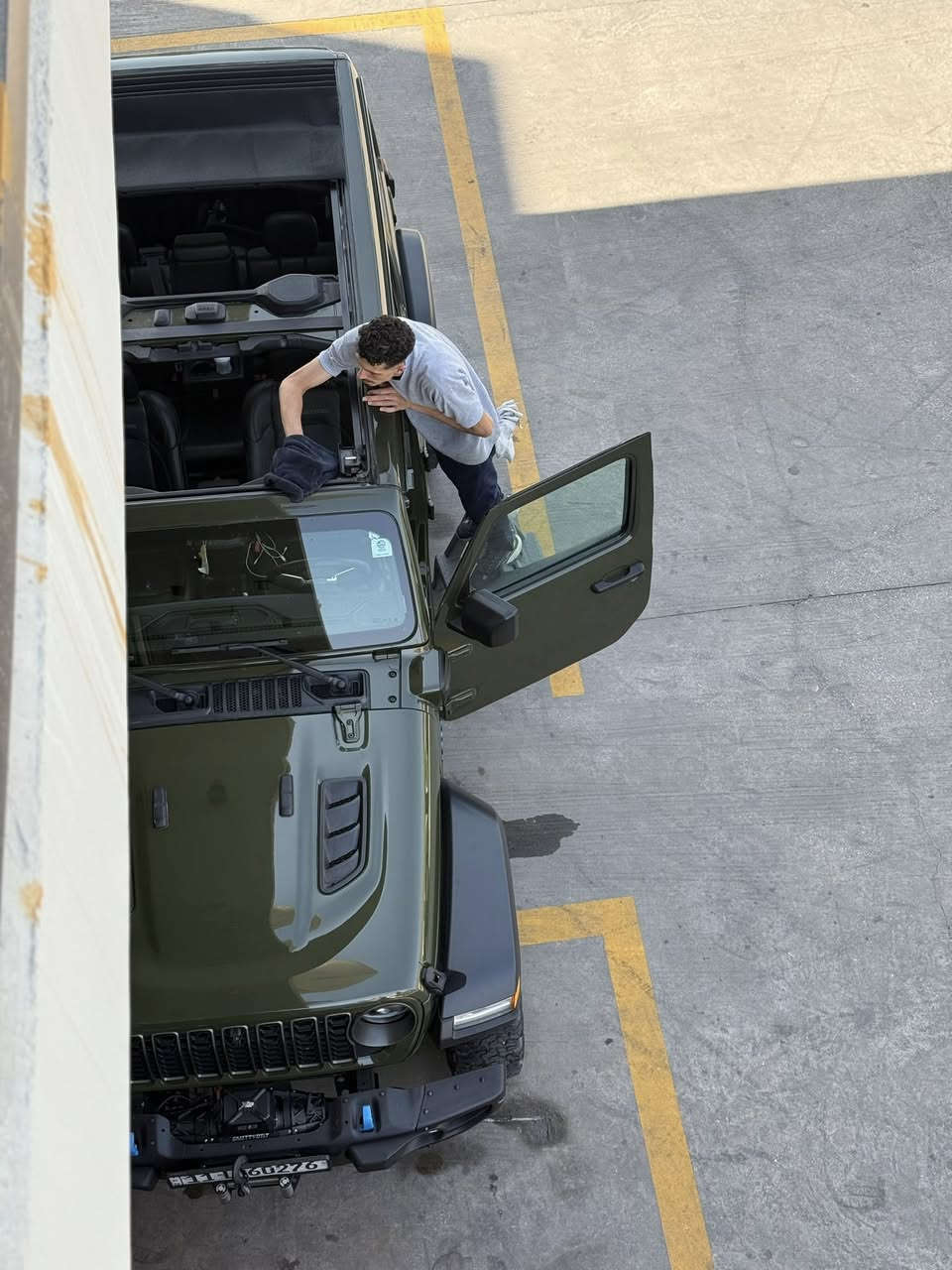 السلام عليكم  اخوان ، رانكلر روبيكون  زيتوني بالكامل فوووول مواصفات داخل جلد بلاد تطريزه دبل  تايرات BF سقف سلايد بلادي كامرا اماميه ونج بلادي امامي وحده سعره ٣٠ ورقه ،  سيارة 4xe  375 حصان   حادث جاملغ سكن وشويه من البنيد ايرباك ستيرن ،  ***********
