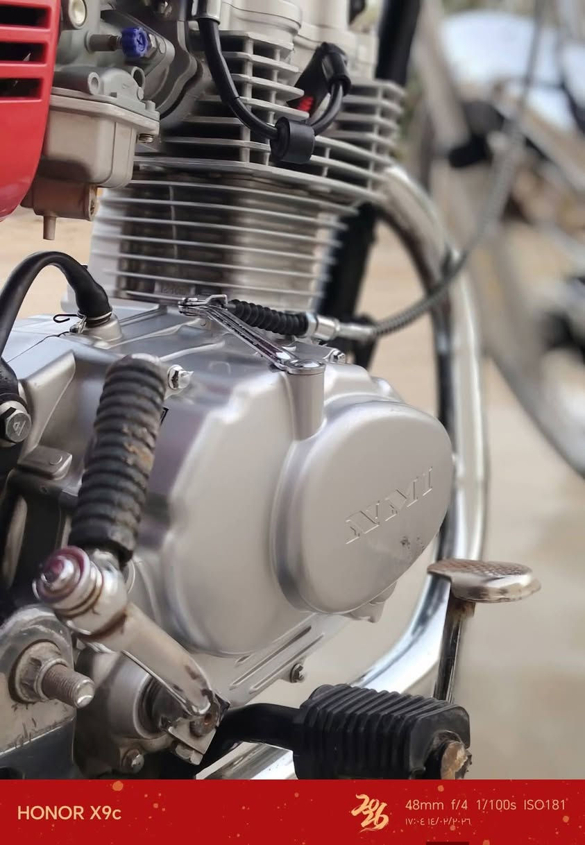 سلام عليكم اربعه كير كلك للبيع تعمير جديد شاصي 16 مكينه 24 كلچات بلاديه ما مفتوحه شلعه شك الكاع مكان نجف السعر 475 وبيه مجال مو شراي لا يراسل ***********
