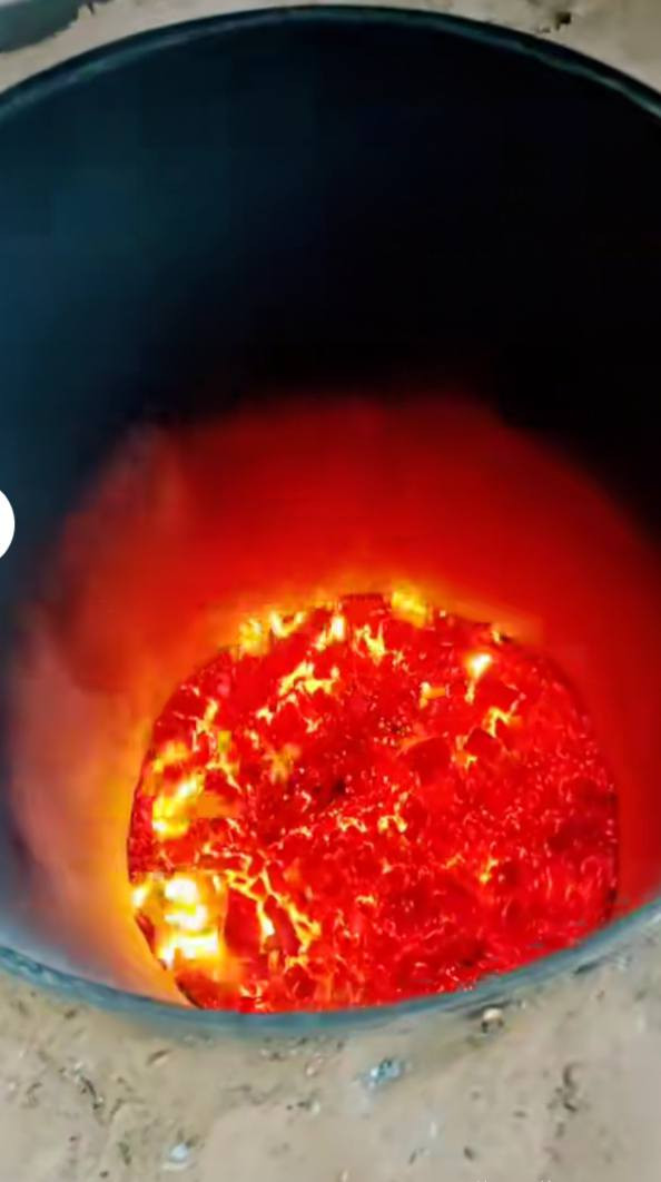 السلام عليكم يوجد فريق عمل لحفر ونصب افران مندي تحت الارض لكافة المطاعم والمنازل شغل درجة اولى يتحمل درجة حرارة عالية وبناء على طابوق حراري  نعمل في كل محافظات العراق للاستفسار اتصل ع الرقم ***********
‏
