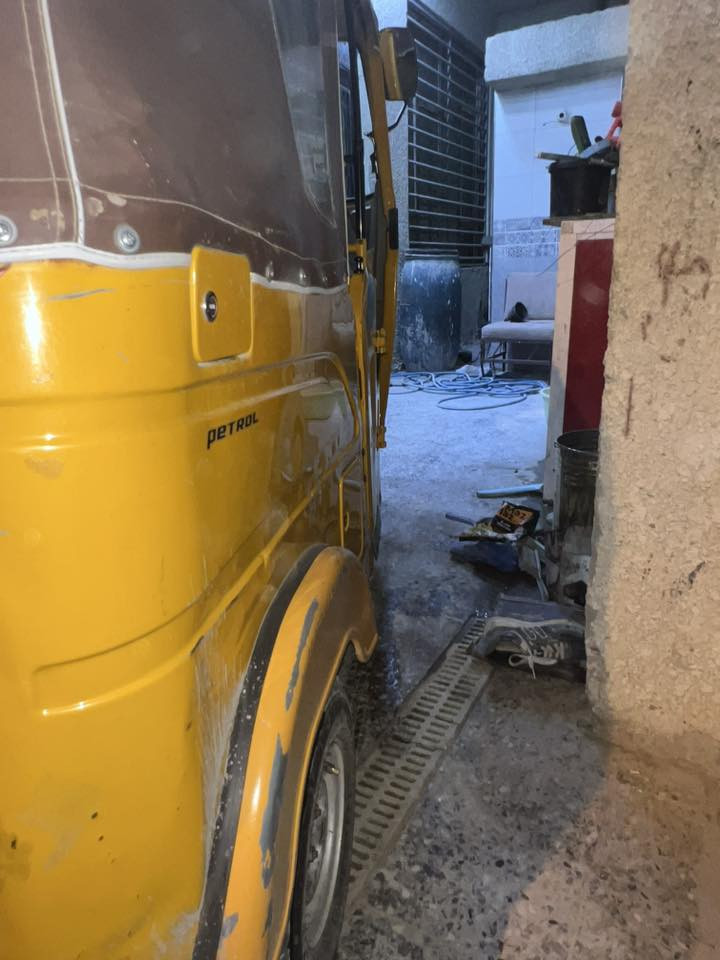 السلام عليكم تكتك موديل 21 أوراق المصطفى 7ورقات اصليه مابيها قطره صبغ تكتك كلها بلاد الدوس بلاديه بيها شويه تخطخات موضح بل فديو تكتك على وضع الشركه مكينه خير مہَטּ الله تخم تاير جديد كهربائيات كلها شغاله السعر 6و600وبيها مجال مكاني بغداد الامين الثانيه الهاتف :***********
