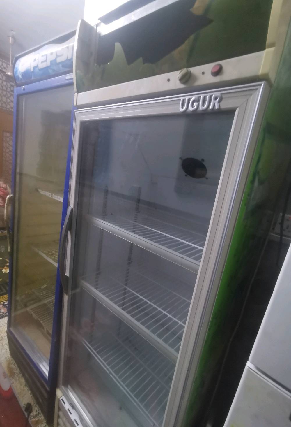 عارضات أسواق السعر الوحدة 160 الف وبي العنوان بغداد الشعب ماعندي توصيل رقم واتساب *********** 