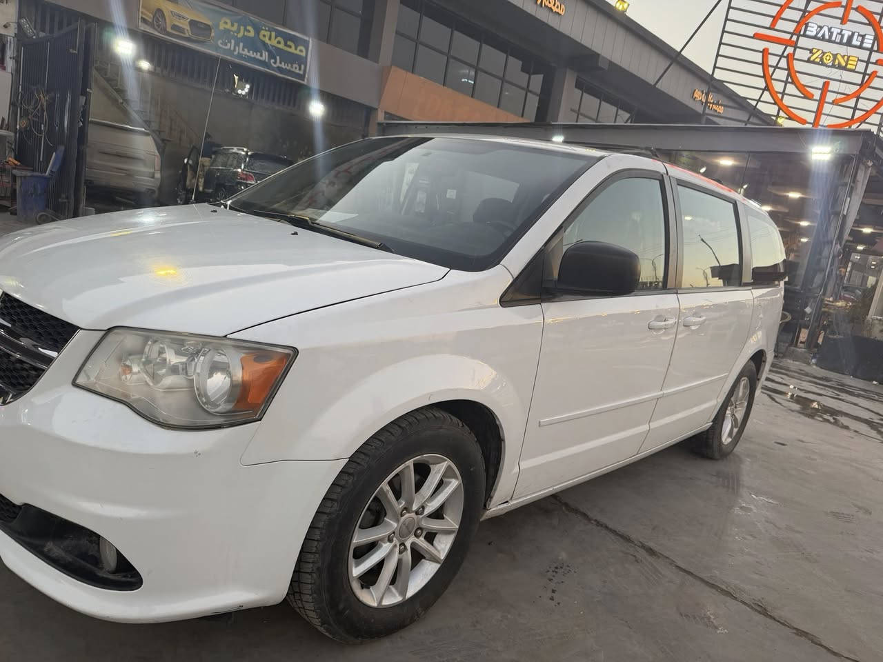 دوج كرفان للبيع موديل 2012 سياره جاهزة جديدة محرك كير مكفولات صدر تخم تاير كله جديد ما ناقصها برغي تدفئه تبريد كهربائيات كله شغاله سيارة وارد امريكي حادثة باب وجاملغ بيه مكانات صبغ ابيع احزام بدون ضربه شواصي الغود مكفولات رقم ديالى مشروع وطني تحويل بغداد السعر 97 ورقه مكان سيارة بغداد الرصافة رقمي ‭0771 717 7197‬
