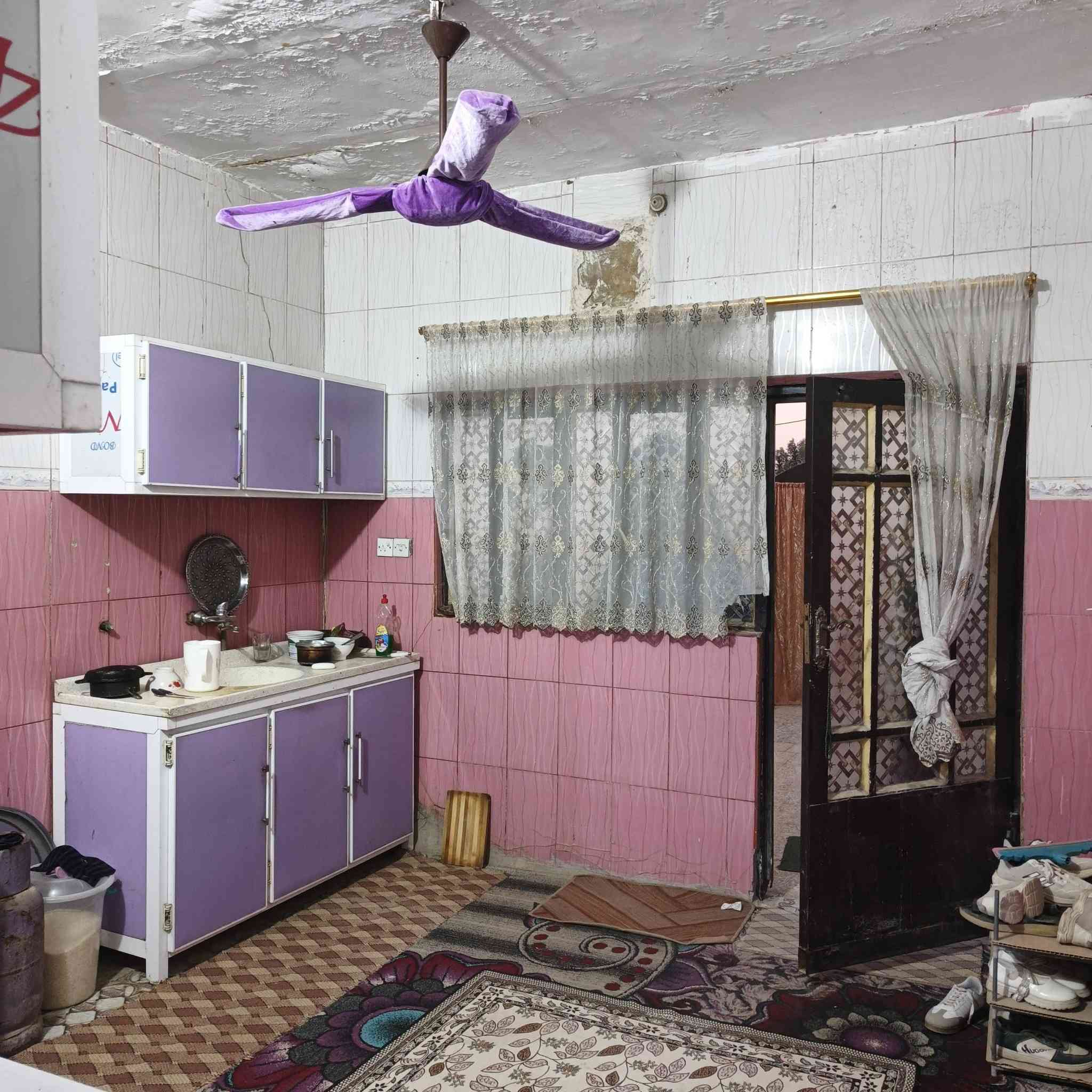 الدار للبيع حي العسكري خلف مدرسة نور الأجيال الأهلية البيت طابقين يحتوي على 4 غرف كامل المواصفات
سعر البيع 90 الاستفسار رقم موبايل *********** 
واتساب مساحة 150
